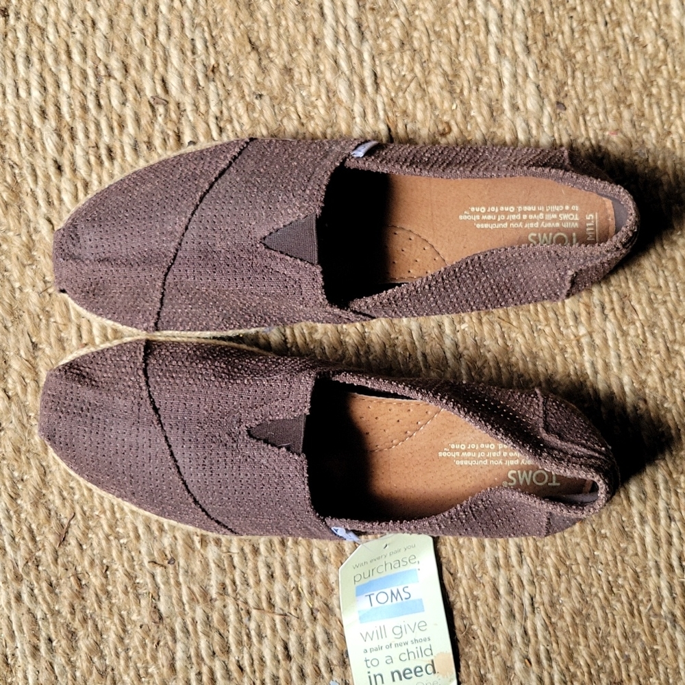 Mens size 11.5 Tom's brand new with tag